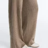 Pantalones rectos de punto acanalado Pantalones rectos de punto acanalado