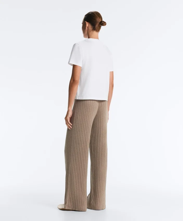 Pantalones rectos de punto acanalado Pantalones rectos de punto acanalado