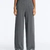Pantalones rectos de punto con diseño en espiga Pantalones rectos de punto con diseño en espiga