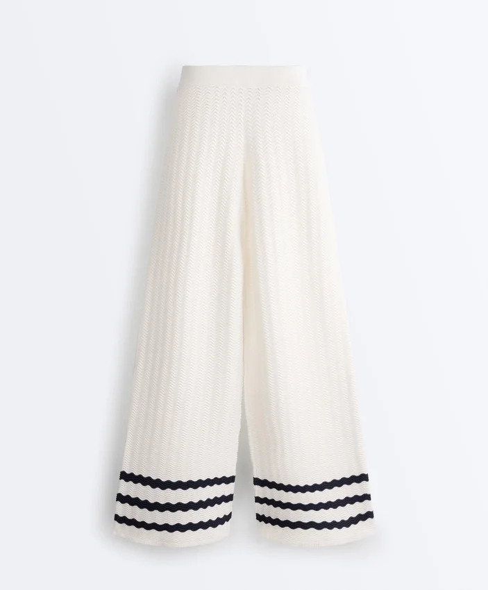 Pantalones rectos de punto con textura ondulada Pantalones rectos de punto con textura ondulada