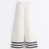 Pantalones rectos de punto con textura ondulada Pantalones rectos de punto con textura ondulada