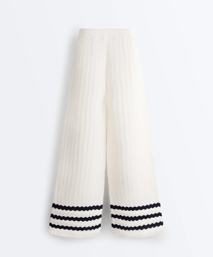 Pantalones rectos de punto con textura ondulada Pantalones rectos de punto con textura ondulada