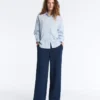 Pantalones rectos de sarga con cinta lateral