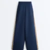 Pantalones rectos de sarga con cinta lateral