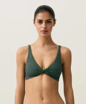 Partes de arriba de bikini con cuello halter de cuadros vichy Partes de arriba de bikini con cuello halter de cuadros vichy
