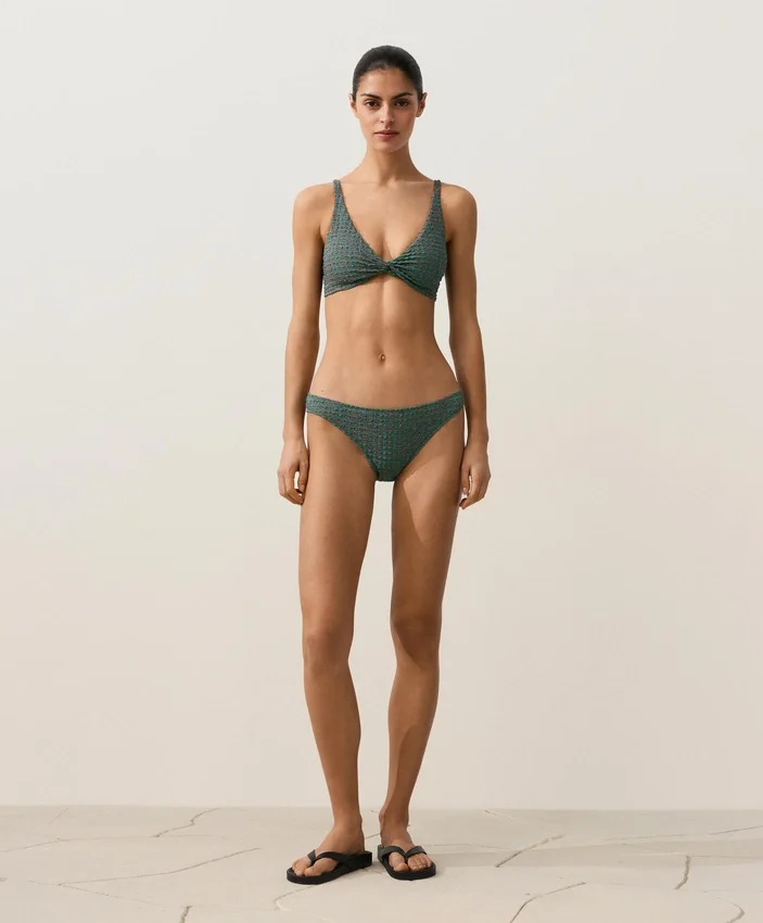 Partes de arriba de bikini con cuello halter de cuadros vichy Partes de arriba de bikini con cuello halter de cuadros vichy