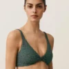 Partes de arriba de bikini con cuello halter de cuadros vichy Partes de arriba de bikini con cuello halter de cuadros vichy