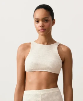 Partes de arriba de bikini de croché con textura de burbujas