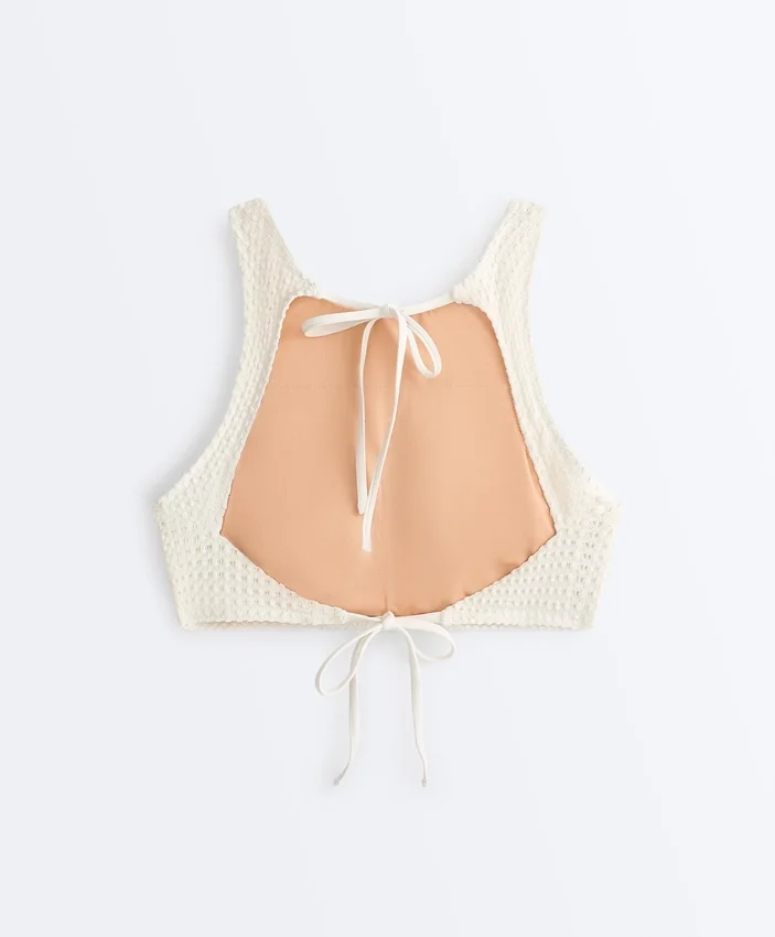 Partes de arriba de bikini de croché con textura de burbujas Partes de arriba de bikini de croché con textura de burbujas
