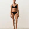 Partes de arriba de bikini de piqué con cuello halter y lazo en la espalda Partes de arriba de bikini de piqué con cuello halter y lazo en la espalda