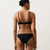 Partes de arriba de bikini de piqué con cuello halter y lazo en la espalda Partes de arriba de bikini de piqué con cuello halter y lazo en la espalda
