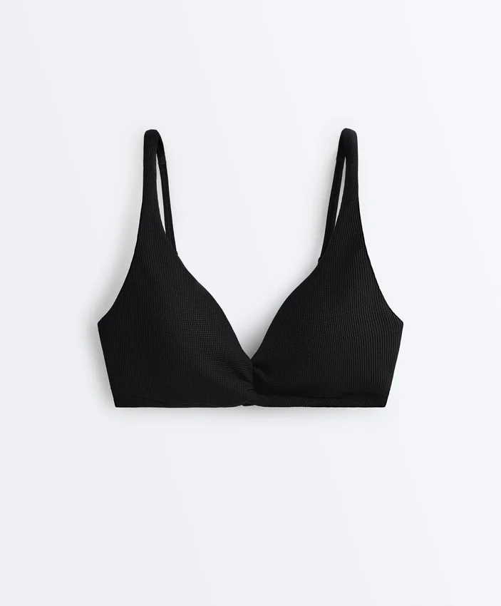 Partes de arriba de bikini de piqué con cuello halter y lazo en la espalda Partes de arriba de bikini de piqué con cuello halter y lazo en la espalda