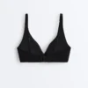 Partes de arriba de bikini de piqué con cuello halter y lazo en la espalda Partes de arriba de bikini de piqué con cuello halter y lazo en la espalda