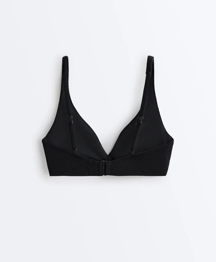 Partes de arriba de bikini de piqué con cuello halter y lazo en la espalda Partes de arriba de bikini de piqué con cuello halter y lazo en la espalda