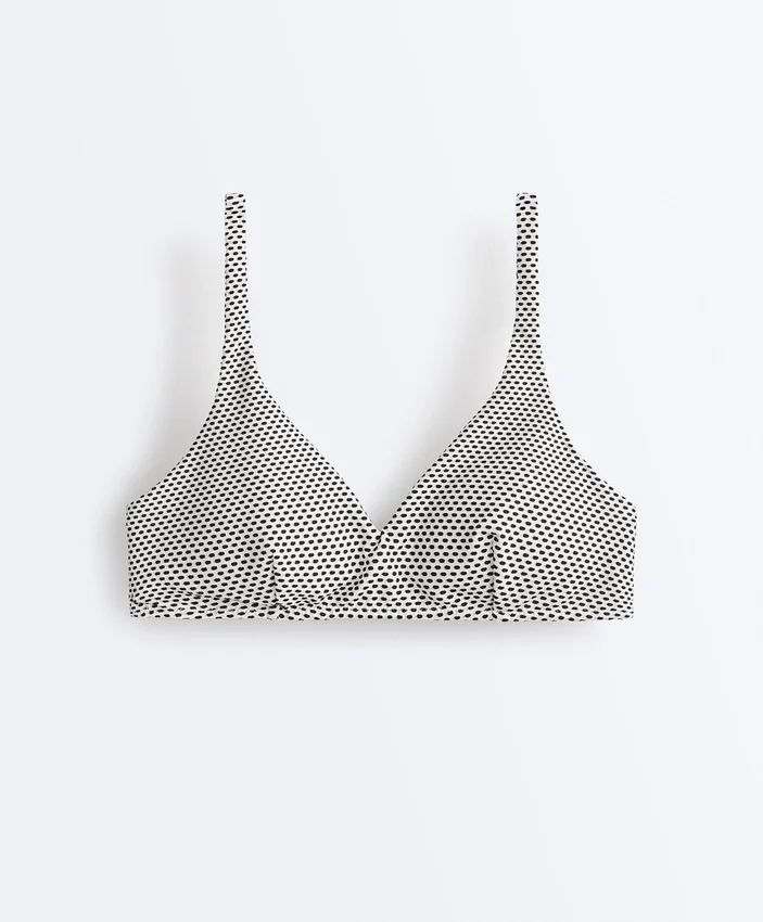 Partes de arriba de bikini halter de jacquard con lunares Partes de arriba de bikini halter de jacquard con lunares