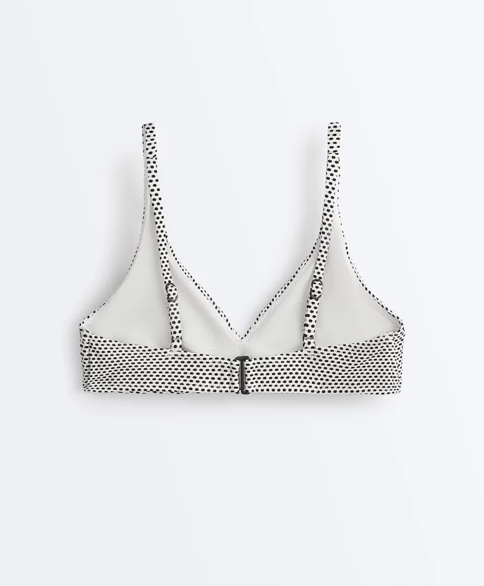 Partes de arriba de bikini halter de jacquard con lunares Partes de arriba de bikini halter de jacquard con lunares
