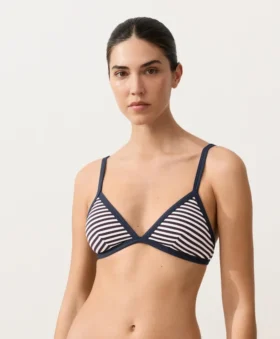 Partes de arriba de bikini triangular con rayas texturizadas
