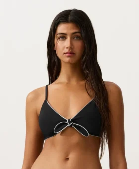 Partes de arriba de bikini triangular con ribete y lazos