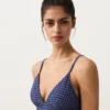 Partes de arriba de bikini triangular de cuadros vichy