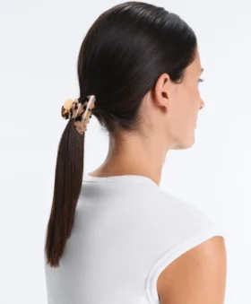Pinza para el pelo mediana con estampado de carey