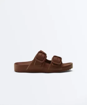 Sandalias de playa con hebillas