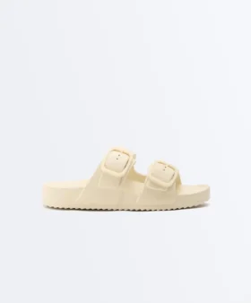 Sandalias de playa con hebillas