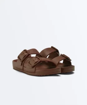 Sandalias de playa con hebillas