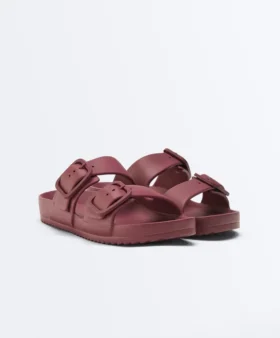 Sandalias de playa con hebillas