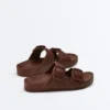 Sandalias de playa con hebillas