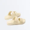 Sandalias de playa con hebillas