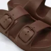Sandalias de playa con hebillas