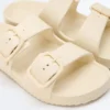 Sandalias de playa con hebillas