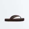 Sandalias de playa con plataforma texturizada