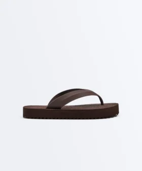Sandalias de playa con plataforma texturizada