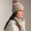 Sombrero de punto con pompón en mezcla de lana