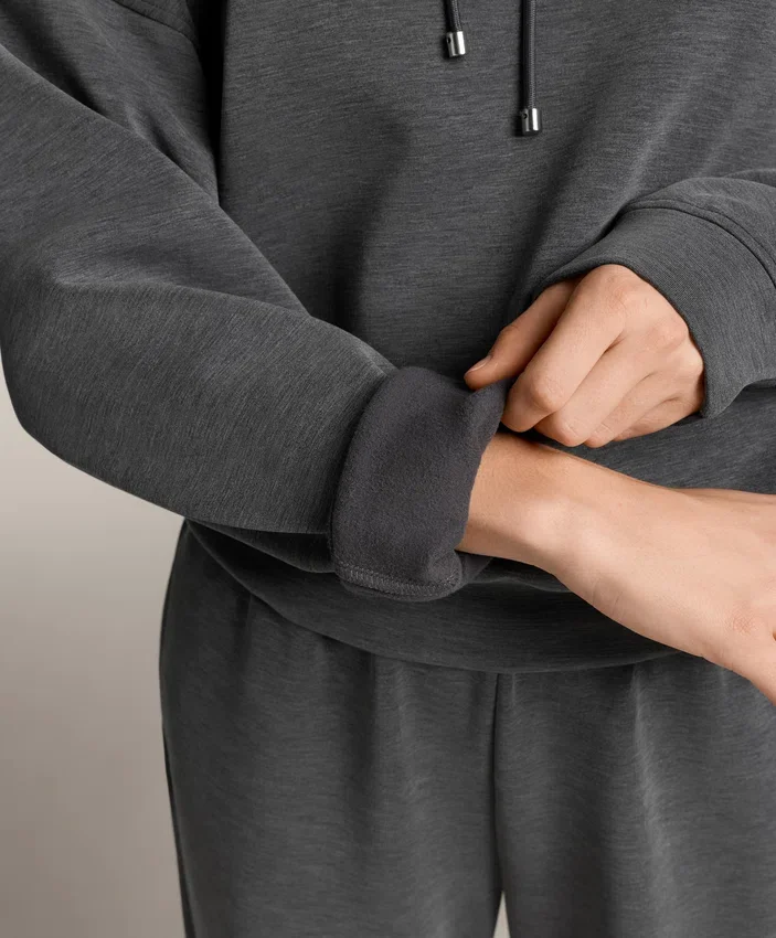 Sudadera con capucha de corte recto y tejido modal cepillado jaspeado Sudadera con capucha de corte recto y tejido modal cepillado jaspeado