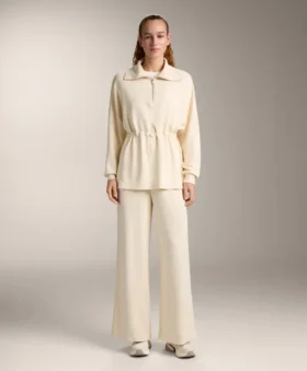 sudadera con media cremallera y modal soft touch 2 1 280x339 - Pantalones rectos con ribete lateral y modal Soft Touch