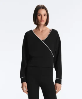 Sudadera cruzada con ribetes en contraste y modal