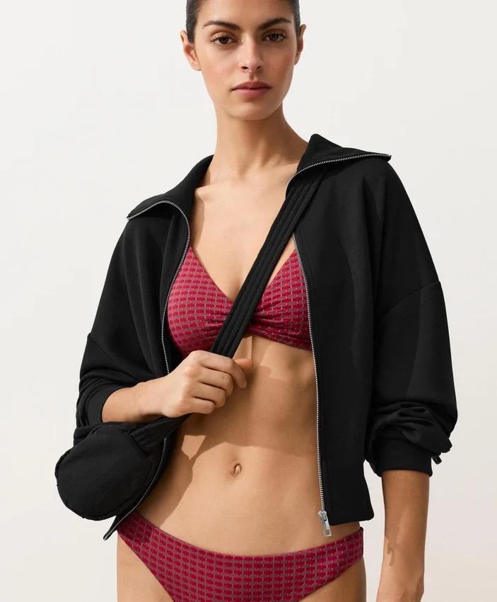Top de bikini halter de jacquard geométrico Top de bikini halter de jacquard geométrico