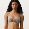 Top de bikini triangular a rayas