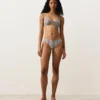 Top de bikini triangular a rayas