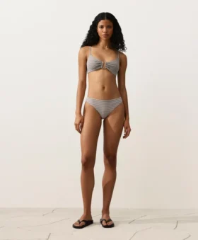Top de bikini triangular a rayas