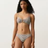 Top de bikini triangular a rayas