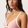 Top de bikini triangular con ribete en contraste