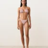 Top de bikini triangular de rayas de croché Top de bikini triangular de rayas de croché