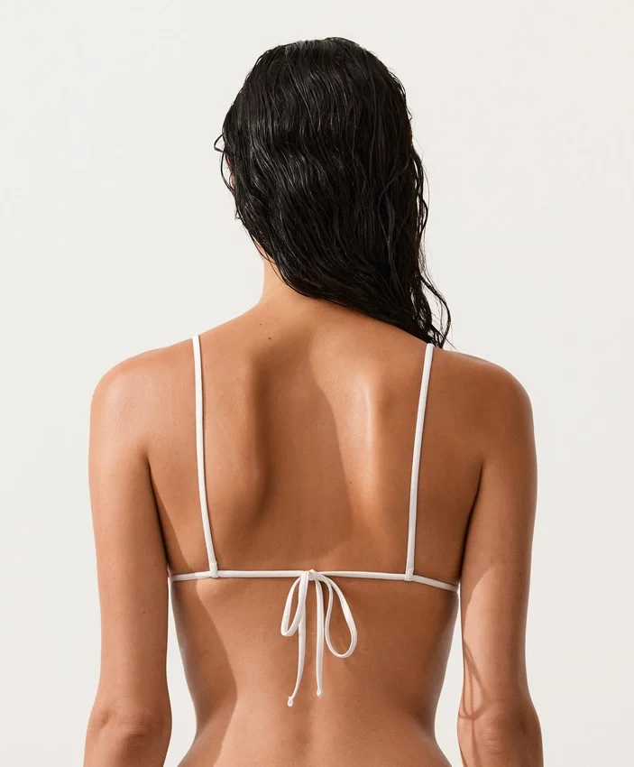 Top de bikini triangular de rayas de croché Top de bikini triangular de rayas de croché