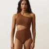 Trikinis asimétricos arrugados Trikinis asimétricos arrugados