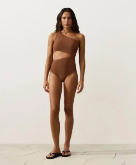 Trikinis asimétricos arrugados