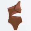 Trikinis asimétricos arrugados Trikinis asimétricos arrugados