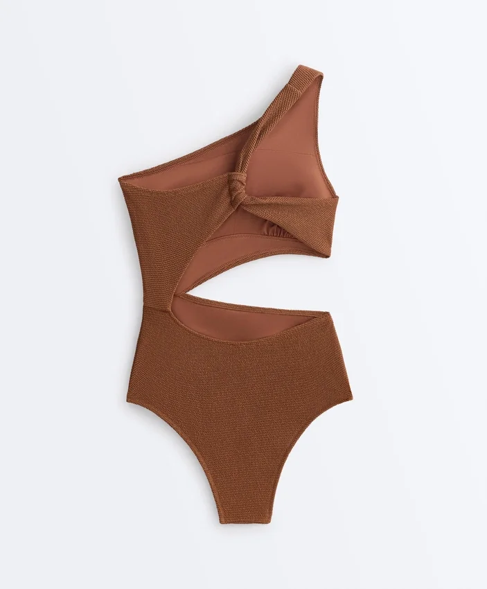 Trikinis asimétricos arrugados Trikinis asimétricos arrugados